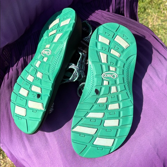 Chaco kids Black Footbed Sandals with Mint and Lavender Straps - Picture 8 of 8